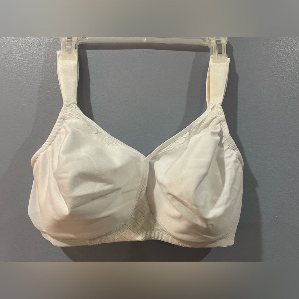 Glamorise White Full Figured Plus Bra 38 DD Wireless No Padding NWOT